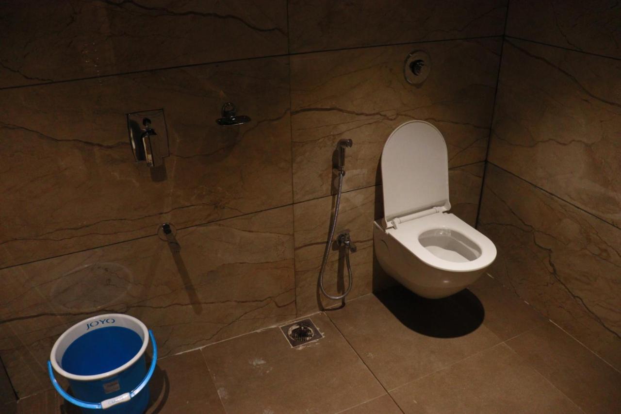 Hotel Candor Amigo Airoli Mind Space Navi Mumbai Extérieur photo