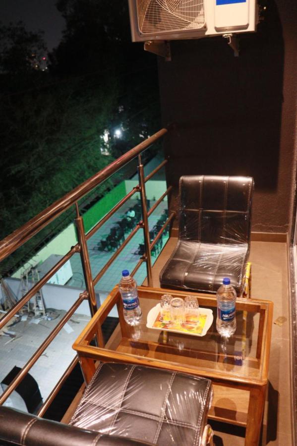Hotel Candor Amigo Airoli Mind Space Navi Mumbai Extérieur photo