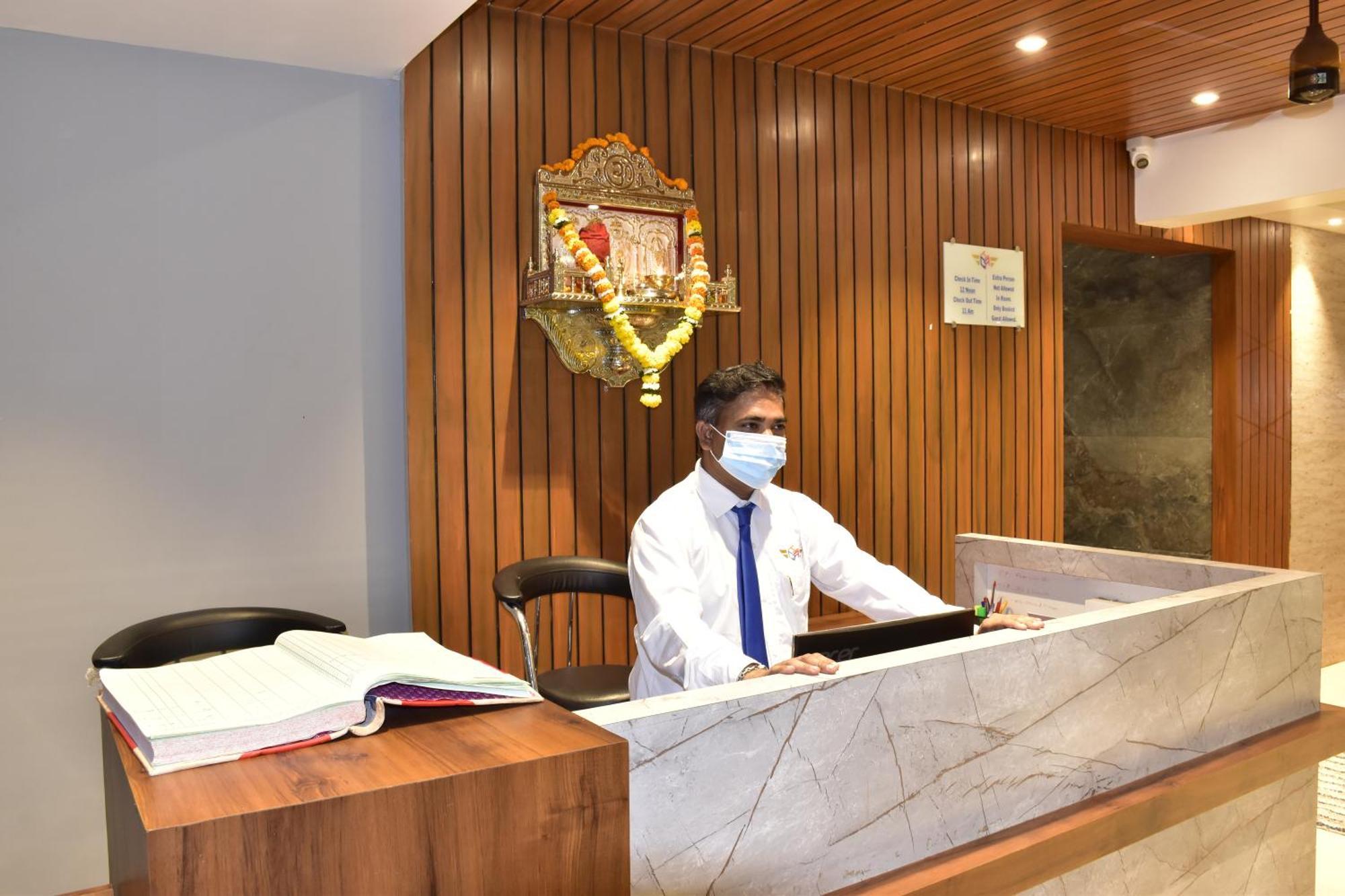 Hotel Candor Amigo Airoli Mind Space Navi Mumbai Extérieur photo